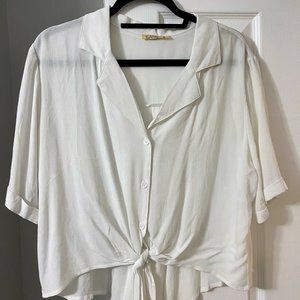 White button down short sleeve tied shirt